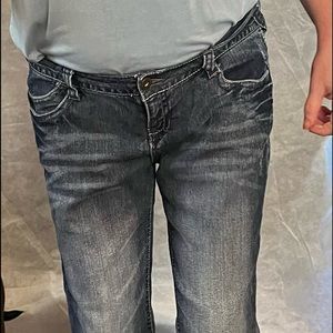 Wonen’s L.e.i jeans Ashley low rise slim boot size 13 regular